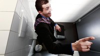 Tipe kedua, adalah tipe orang yang biasanya mencari toilet paling terisolasi dan paling jarang digunakan oleh penghuni gedung, sehingga mereka merasa nyaman dan damai saat buang hajat. Foto: Thinkstock
