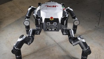 Ini adalah RoboSimian. Bentuknya menyerupai laba-laba. (Foto: Internet)