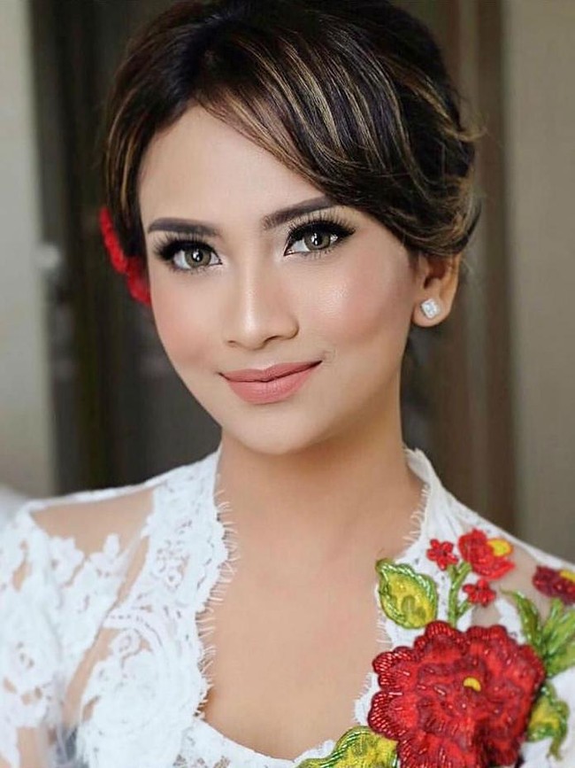 Nama Vanessa Angel melambung setelah membintangi sinetron berjudul Cinta Intan. Setelah itu, dia menjadi bintang FTV. Puluhan judul FTV sudah dibintangi aktris yang tengah mempersiapkan pernikahannya dengan cucu Presiden Soekarno, Didi Mahardika itu. Foto: Instagram