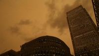 Badai Ophelia yang turun sejak Senin (16/10) malam dan menewaskan 2 orang di Irlandia. (Dok. REUTERS/Mary Turner)