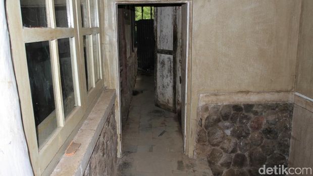 Foto-foto Rumah Pengabdi Setan