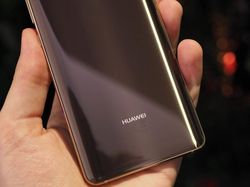 Godaan Huawei Mate 10 Pro, Android dengan Kecerdasan Buatan