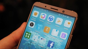 Mate 10 Pro dibanderol 799 euro atau sekitar Rp 12 jutaan. Terhitung mahal dibandingkan ponsel keluaran Huawei selama ini. Foto: Pocket Lint