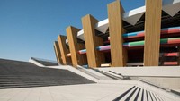 Inilah Stadion Olahraga Ordos, megah banget ya. Sayang tidak digunakan secara maksimal (Raphael Olivier/CNN Style)