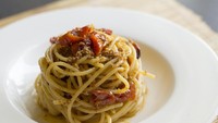 Selain spaghetti bolognese, Anda bisa membuat spaghetti aglio olio. Cocok untuk mereka yang suka pasta berbumbu kering dengan sentuhan gurih pedas. Foto: Istimewa