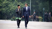 Presiden Joko Widodo (Jokowi) menyambut Emir Qatar, Syekh Tamim bin Hamad Al Thani di Istana Bogor. (Foto: REUTERS/Beawiharta)