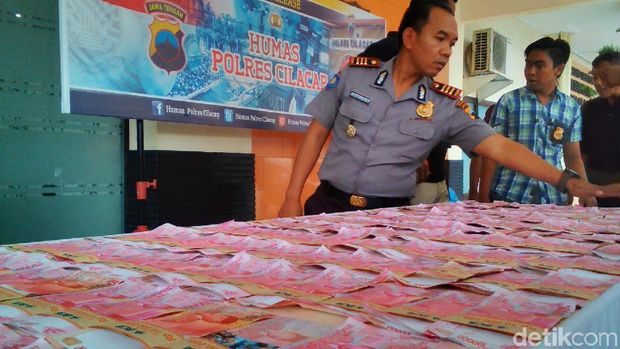 Polres Cilacap ungkap kasus penipuan dengan uang palsu