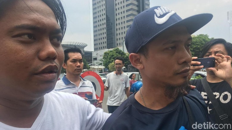 WN Malaysia Pemilik Tas Mencurigakan Ngaku Suami Agnes Monica WN Malaysia Pemilik Tas Mencurigakan Ngaku Suami Agnes Monica