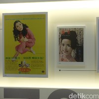 Diperlihatkan juga iklan-iklan kosmetik dari jaman dahulu kala. Dari yang bentuknya seperti dilukis hingga menggunakan model. Foto: Kiki Oktaviani/Wolipop