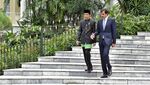 Temui Jokowi di Istana Bogor, Emir Qatar Disambut Anak-anak