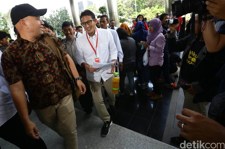 Sandiaga Minta Warga Sabar Tunggu Kebijakannya Soal Reklamasi Sandiaga Minta Warga Sabar Tunggu Kebijakannya Soal Reklamasi