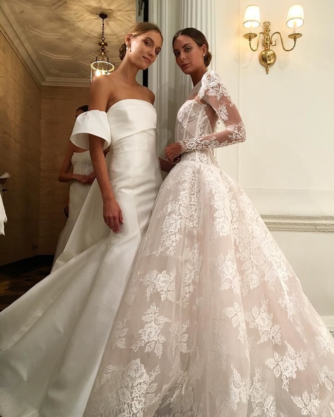 Salah satu dari dua gaun Monique Lhuillier patut jadi inspirasi baju pernikahan Anda. Keduanya sama-sama membuat wanita tampak seperti ratu walau hanya sehari. (Foto: Instagram)