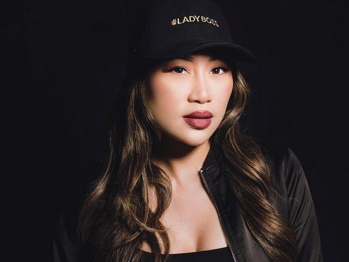 Kezia Toemion, calon istri cucu Soeharto Foto: Dok. Instagram/esqacosmetics Kezia Toemion, calon istri cucu Soeharto Foto: Dok. Instagram/esqacosmetics