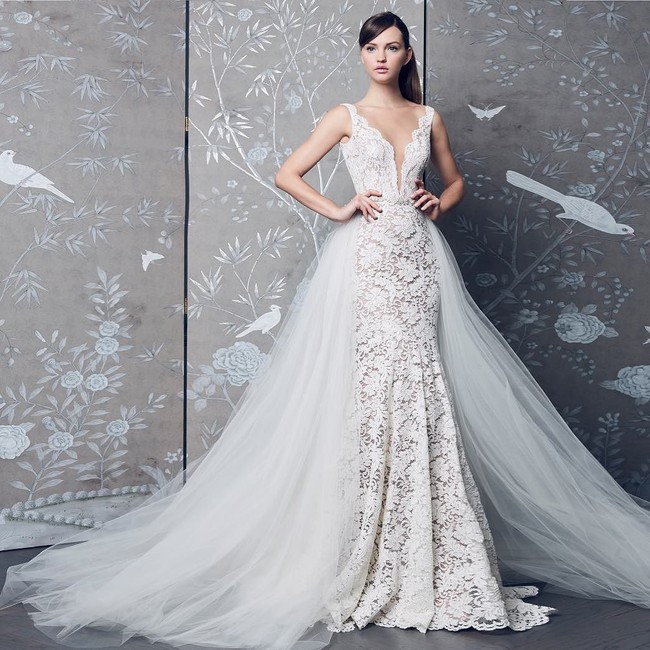 Perpaduan bahan renda dan tullu seperti gaun Romona Keveza berikut juga bisa membuat Anda tampil seperti princess. (Foto: Instagram)