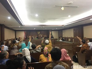 Jemaah Minta 2 Bos First Travel Hadiri Rapat Kreditur di PN Jakpus