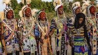 Sekumpulan pengantin wanita di Festival Gerewol (Dok. Tariq Zaidi/BBC)