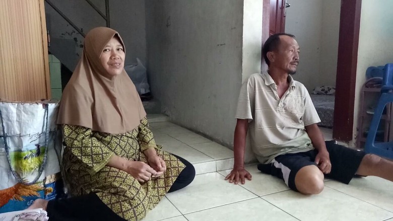 Istri Penjual Koran di Surabaya Sempat Larang Suami Bikin Curhat Istri Penjual Koran di Surabaya Sempat Larang Suami Bikin Curhat