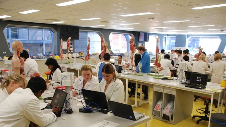 AUSTRALIA TINGKATKAN TES BAHASA INGGRIS KE MIGRAN INI ALASANNYA AUSTRALIA TINGKATKAN TES BAHASA INGGRIS KE MIGRAN INI ALASANNYA