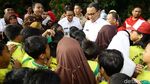 Kunjungi 3 SD, Anies-Sandi Diserbu Para Murid