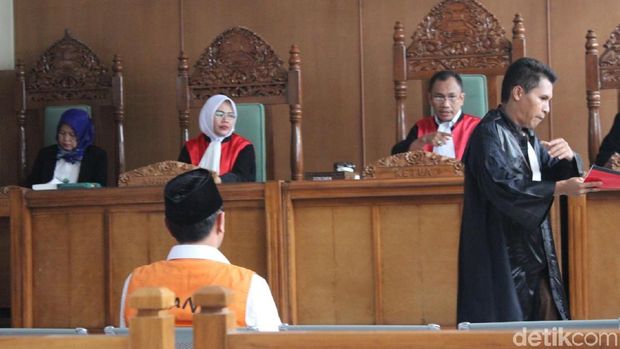 Wawan 'Jenderal NII' di Garut Dituntut 10 Tahun Penjara