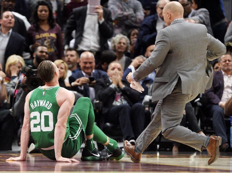 Debut Horor Gordon Hayward di Celtics Debut Horor Gordon Hayward di Celtics