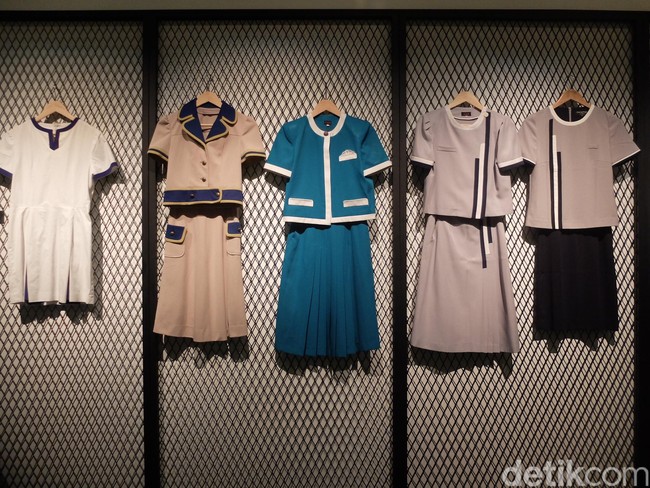 Di museum ini pun terpajang baju seragam SPG dari tahun ke tahun. Baju-baju ini terlihat vintage dan klasik. Foto: Kiki Oktaviani/Wolipop