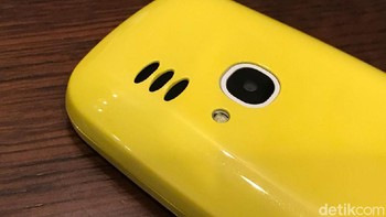 Bagian belakang terdapat speaker dan kamera yang dilengkapi flash. (Foto: detikINET/Adi Fida Rahman)