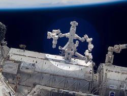 Robot Humanoid Penjelajah Angkasa