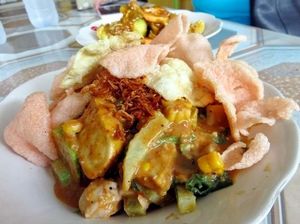 Tempat Makan Gado-gado Enak hingga Khasiat Sehat Bawang Putih