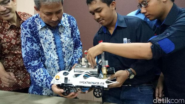 Mobil Gas Buatan Mahasiswa ITS Sabet Juara di Amerika