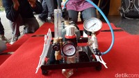 Mobil ini dilengkapi dengan Safety Valve untuk meminimalkan bahaya dari gas bertekanan, selain itu, mobil ini juga ramah lingkungan.