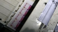 Proses pembuatan uang palsu yang dilakukan tersangka.