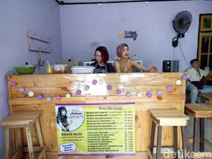 Mampir ke Kedai Bakmi Janda di Surabaya yang Viral