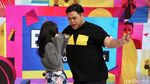 Cie...Ivan Gunawan Beri Cincin ke Ayu Ting Ting, Dilamar?