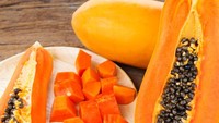 Makan pepaya di pagi hari sangat baik untuk pergerakan usus lho. Dikutip dari NDTV, Pepaya juga dikenal bisa menurunkan kolesterol jahat yang bisa jadi salah satu pencetus penyakit jantung. Foto: Thinkstock