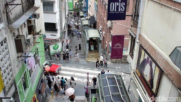 Eskalator ini terbagi jadi 18 bagian (Randy/detikTravel)