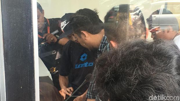 Polisi interogasi WN Malaysia pemilik koper mencurigakan