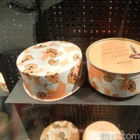 Ini adalah produk bedak tabur Coty Air Spun yang juga milik AmorePacific. Desainnya yang jadul tetap dipertahankan ina kini. Bedak ini kini kembali hits. Foto: Kiki Oktaviani/Wolipop