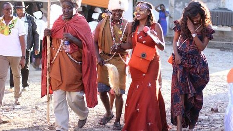 Sepasang pengantin Kenya (Dok. Antony Trivet/Pinterest) Sepasang pengantin Kenya (Dok. Antony Trivet/Pinterest)