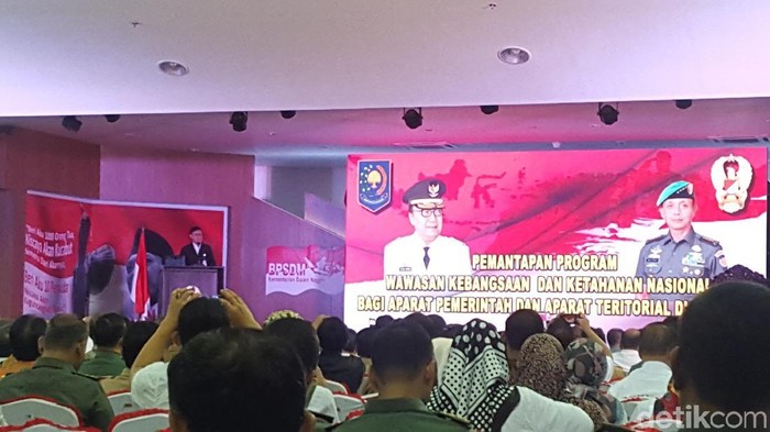 Rakor dengan TNI AD, Mendagri Bicara Tantangan RI hingga Ormas