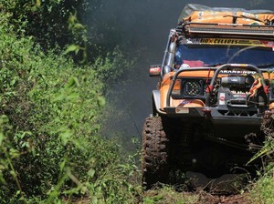 Peserta IOX 2017 Celebes Nikmati Kerasnya Jalur Kendari-Makassar