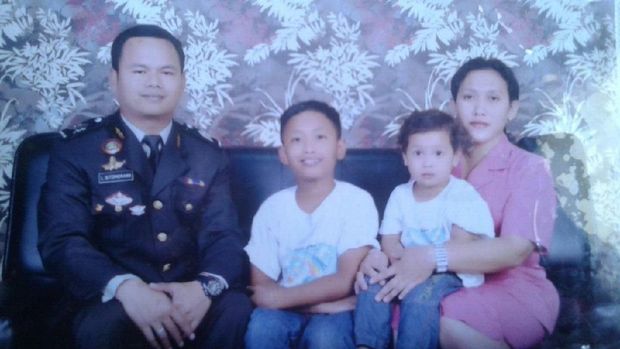 Bripka Pol Ledus, Mantan Satpam yang Raih Gelar Master Hukum