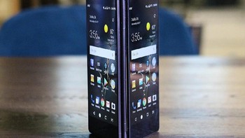 Beginilah wujud ZTE Axon M yang boleh saja dibilang dua ponsel dijadikan satu. Foto: istimewa