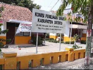 Parpol di Brebes Ambil Copy-an KTP dari Kios Fotocopy hingga Leasing
