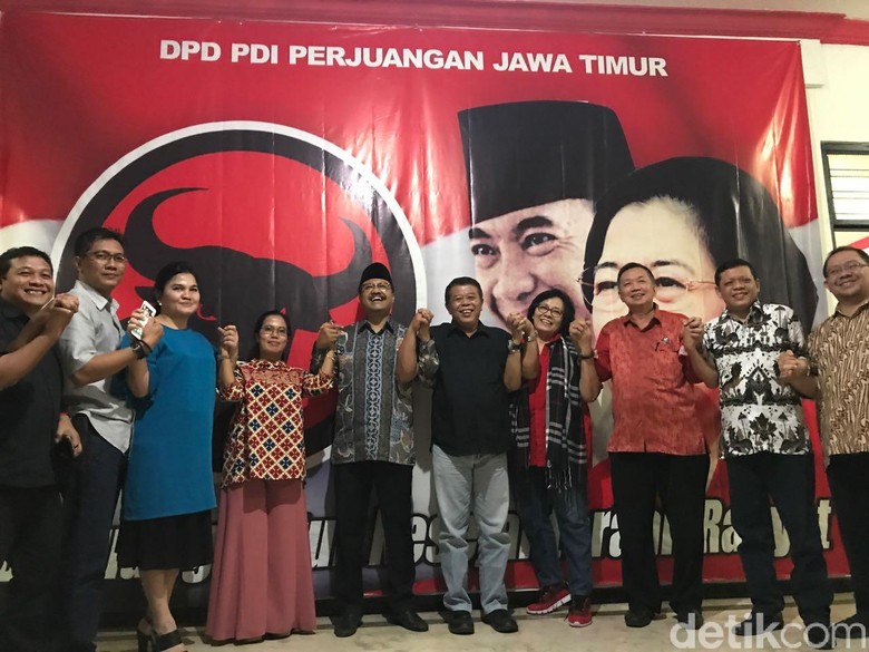 Giliran Gus Ipul Bertandang ke Kantor PDIP Jatim Giliran Gus Ipul Bertandang ke Kantor PDIP Jatim