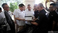 Gesits diciptakan sebagai kendaraan roda dua berpenggerak listrik yang ramah lingkungan dan hemat energi. Berbentuk skuter, Gesits mengaplikasi motor elektrik berdaya 5 kW dengan torsi mencapai 15Nm pada 3.000 rpm.