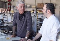 Wah, Anthony Bourdain Belajar Bikin Kouign Amann dari Dominique Ansel!