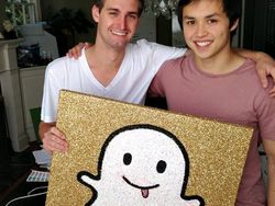 CEO Snapchat Tokcer, Supermodel Seksi Langsung Hamil