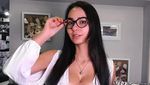 Helga, Model Cantik dan Seksi Pol yang Konon Bikin James Rodriguez Cerai