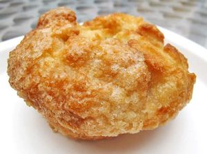 Wah, Anthony Bourdain Belajar Bikin Kouign Amann dari Dominique Ansel!